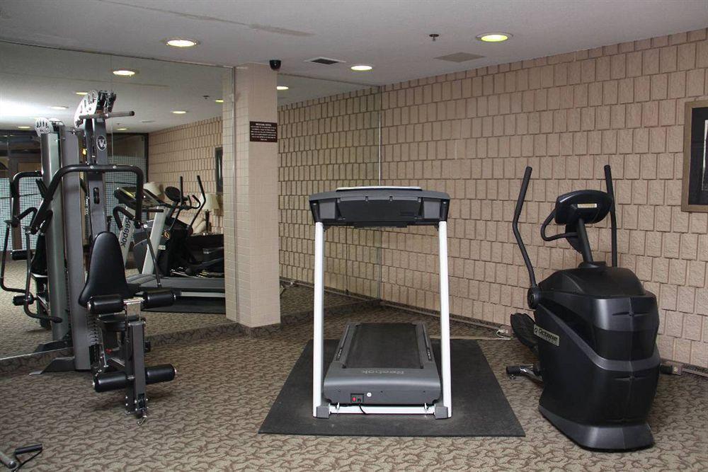 Argyll Plaza Hotel Edmonton Bagian luar foto