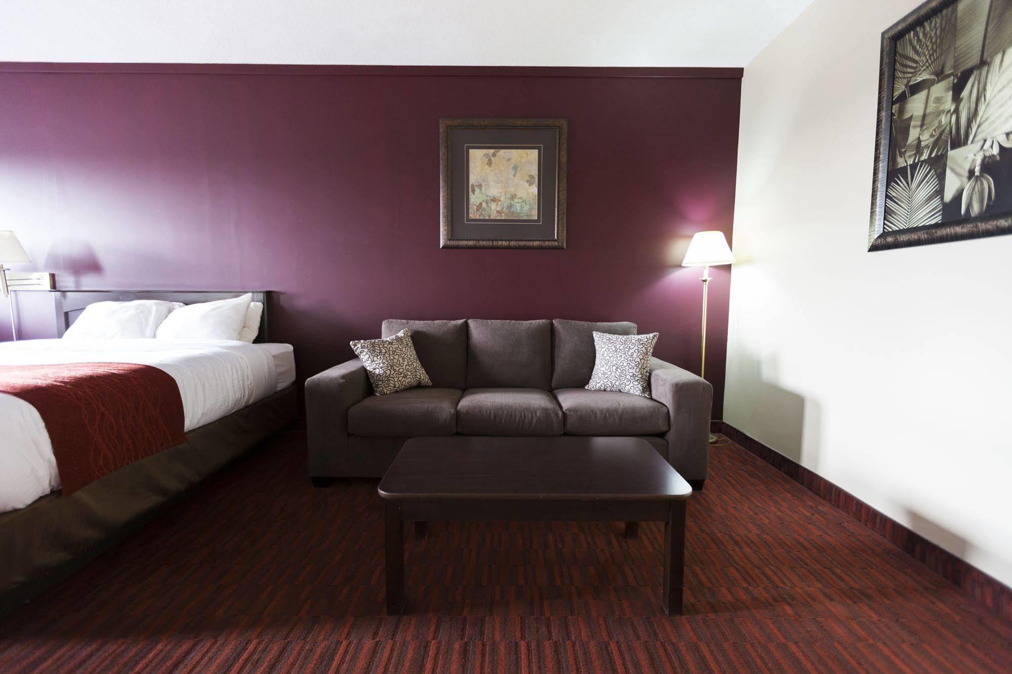 Argyll Plaza Hotel Edmonton Bagian luar foto