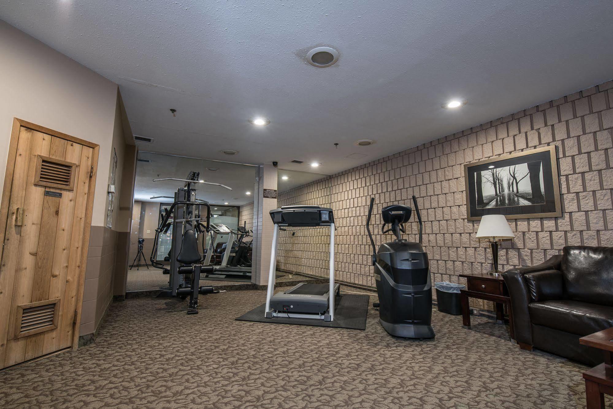 Argyll Plaza Hotel Edmonton Bagian luar foto