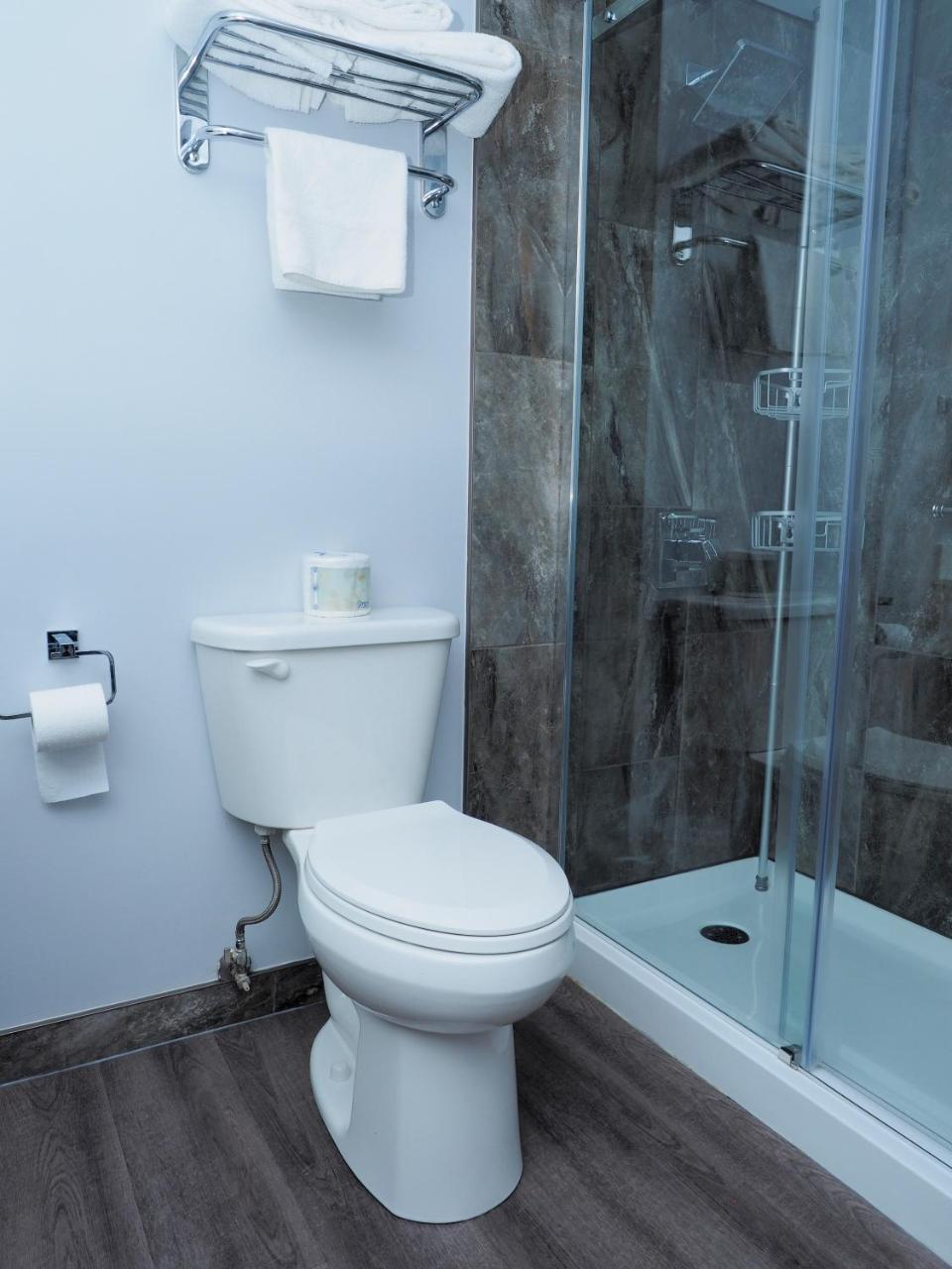 Argyll Plaza Hotel Edmonton Bagian luar foto